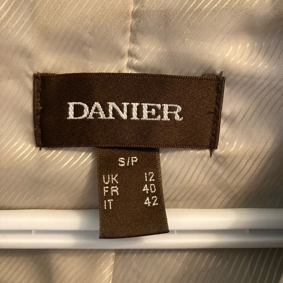 Woman’s Danier grey leather bomber jacket - Picture 4 of 4